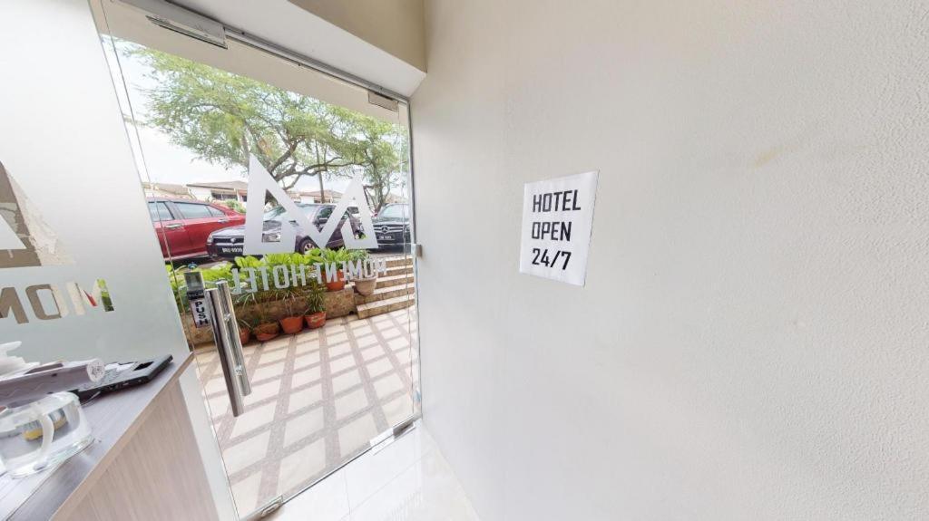Moment Hotel Petaling Jaya Ngoại thất bức ảnh